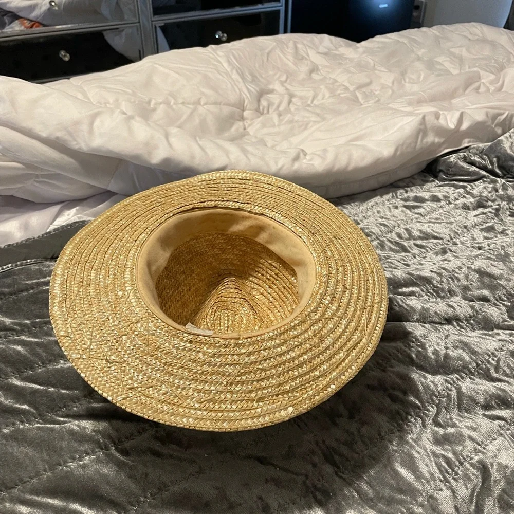 Beach hat - Picture 3 of 3